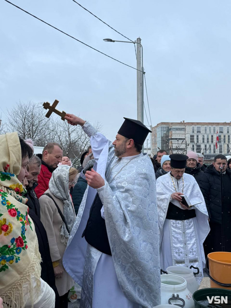 Як у Луцьку освячували воду. Фото