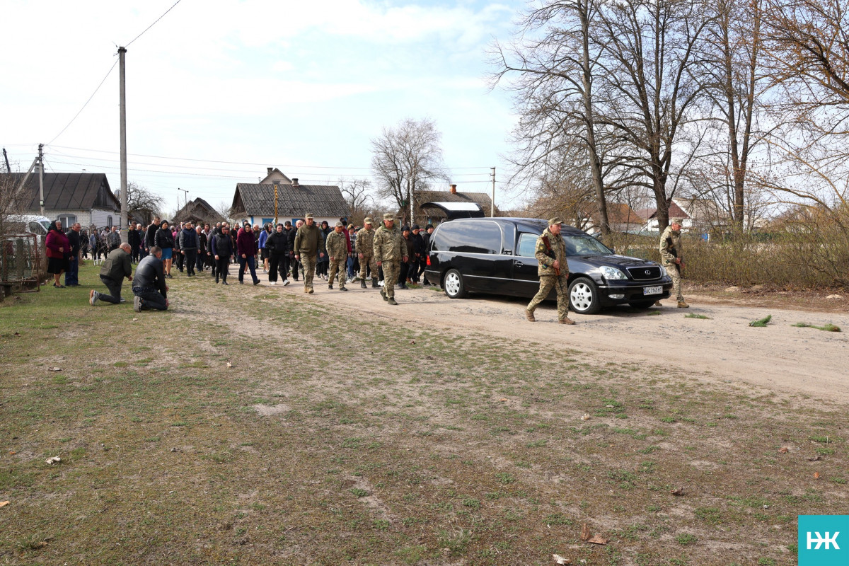 Пройшов АТО та пекло полону: на Волині попрощалися з Героєм Олександром Домальчуком