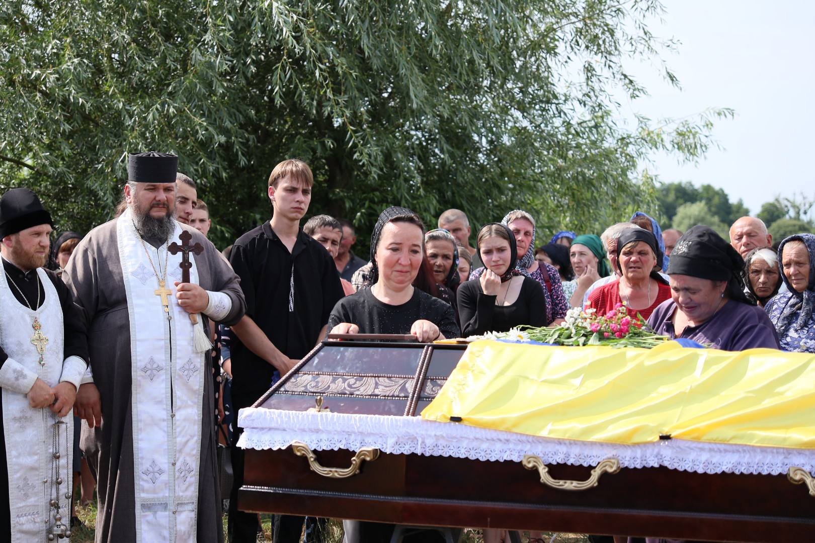8 місяців вважався зниклим безвісти: на Волині в останню путь провели Героя Анатолія Янчука