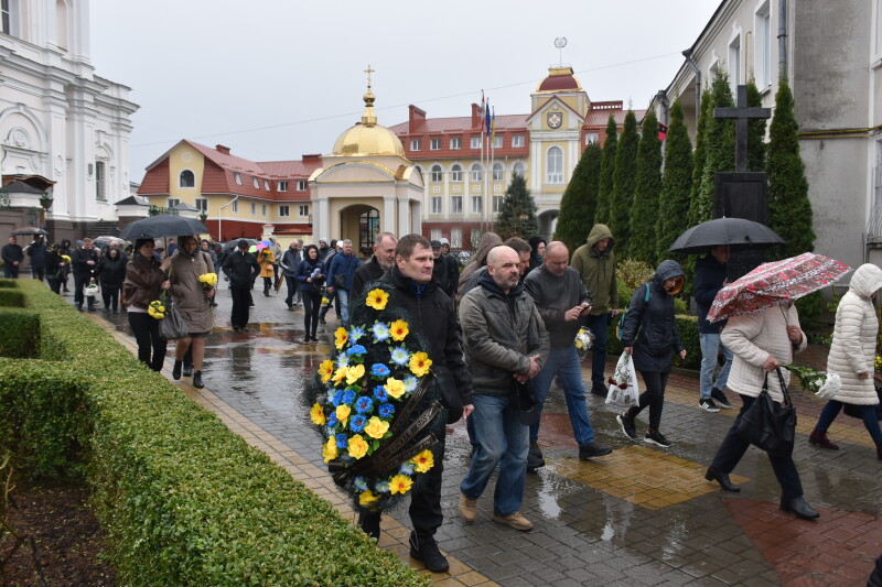 Навіки 52: у Луцьку попрощалися із захисником України Віталієм Назарчуком