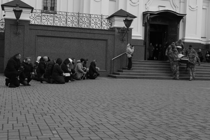 Загинув чотири місяці тому, а поховали тільки нині: у Луцьку попрощалися з Героєм Олександром Скрипчуком