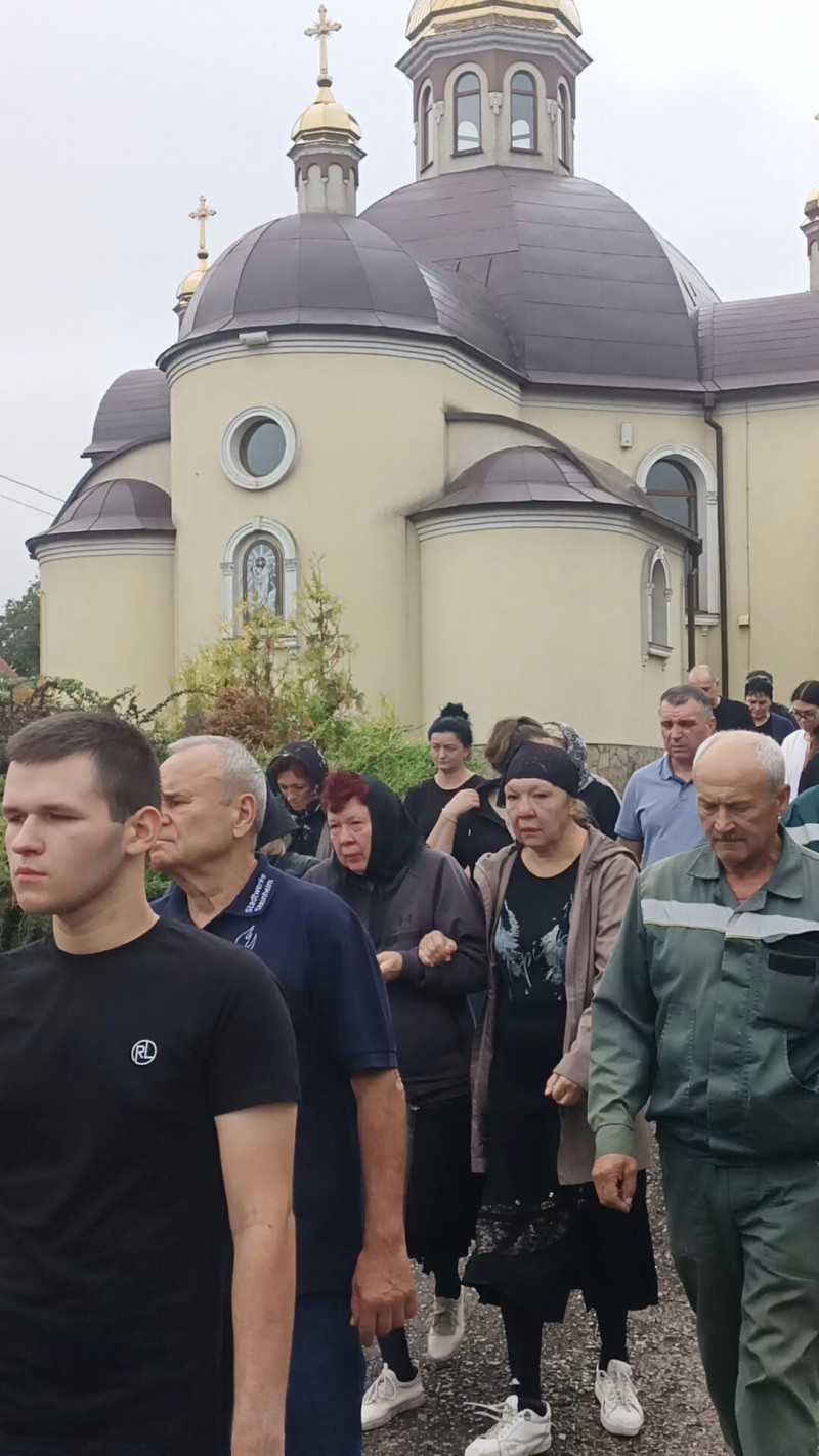 Загинув на Курському напрямку: у Луцькому районі поховали мінометника Олексія Сенченка