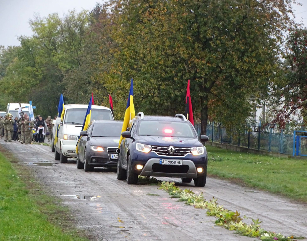 Серце раптово зупинилося у 29 років: на Волині провели в останню путь молодого захисника Владислава Косюка