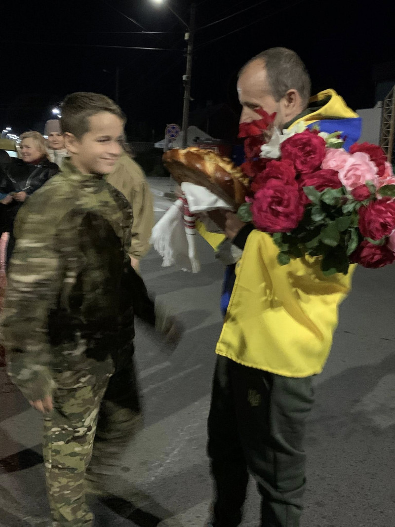 Після довгих місяців полону додому на Волинь повернувся захисник Василь Кулачук