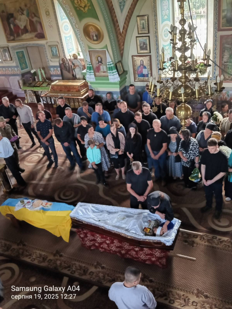Навіки 31: на Волині в останню путь провели Героя Олега Оксенюка