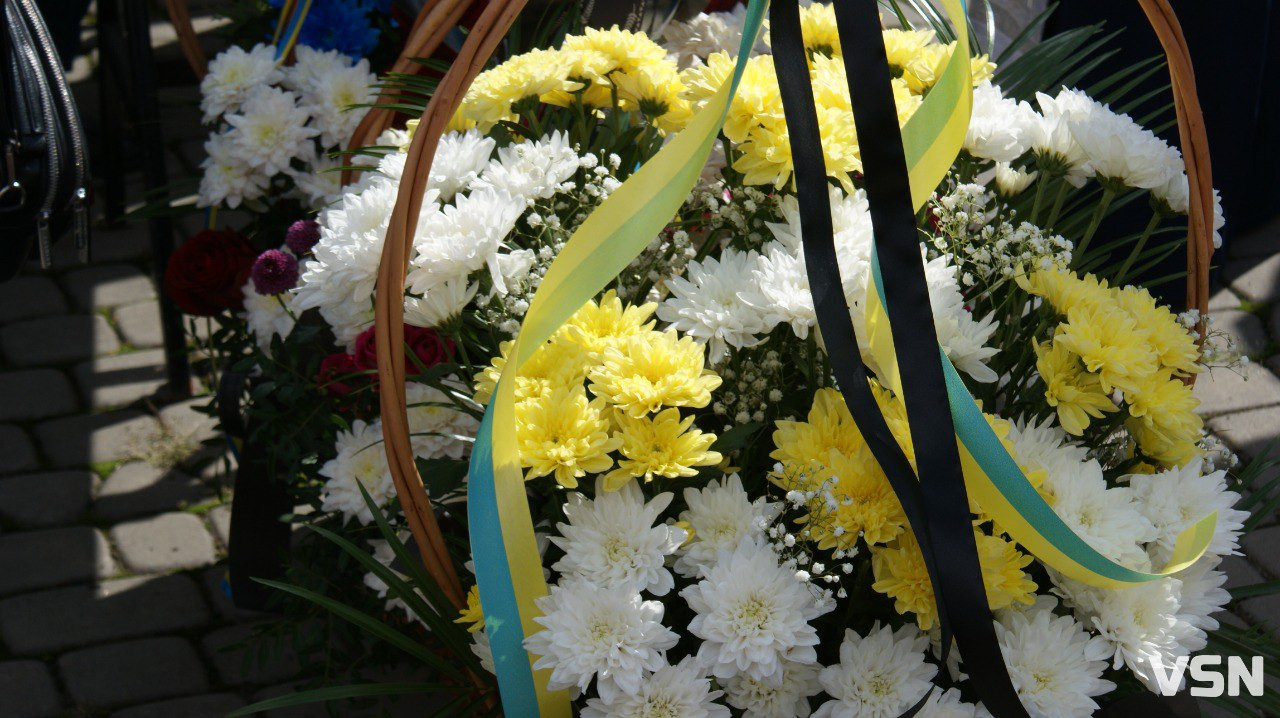 Повернувся додому після майже дворічної невідомості: Рожищенська громада зустріла «на щиті» Героя Віталія Козла. Фото