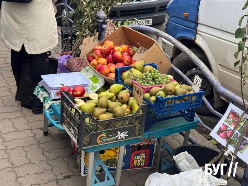 Що продають на осінньому ринку на Волині: ціни на овочі, фрукти та саджанці