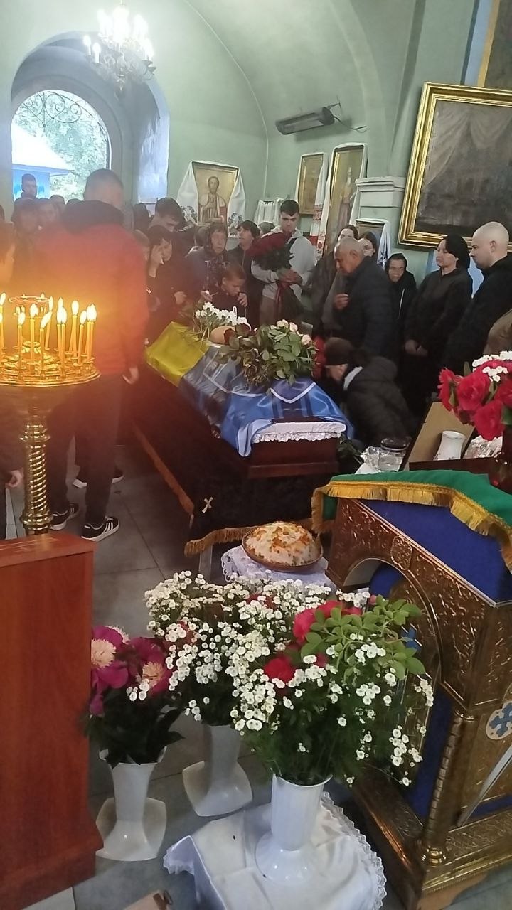 Без сина залишилася мама, а без старшого брата — двоє братів: на Волині поховали 25-річного Героя Олексія Семеновича