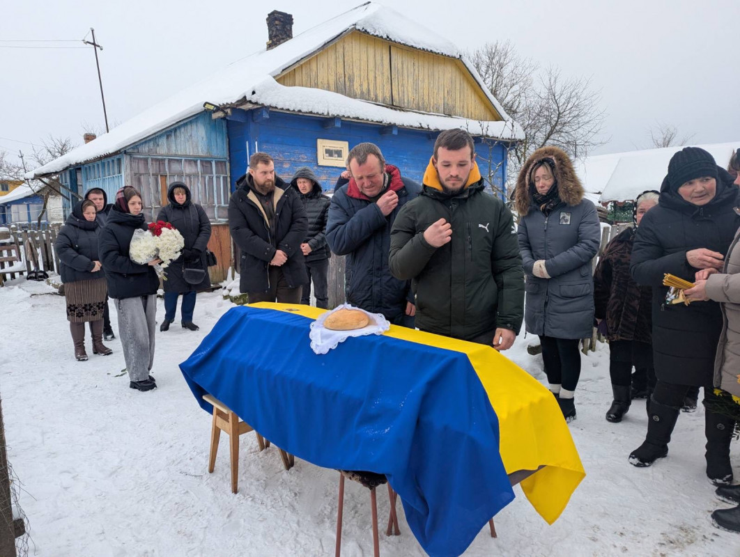 Сільський майстер на всі руки: волиняни попрощалися з Героєм Володимиром Вавринюком