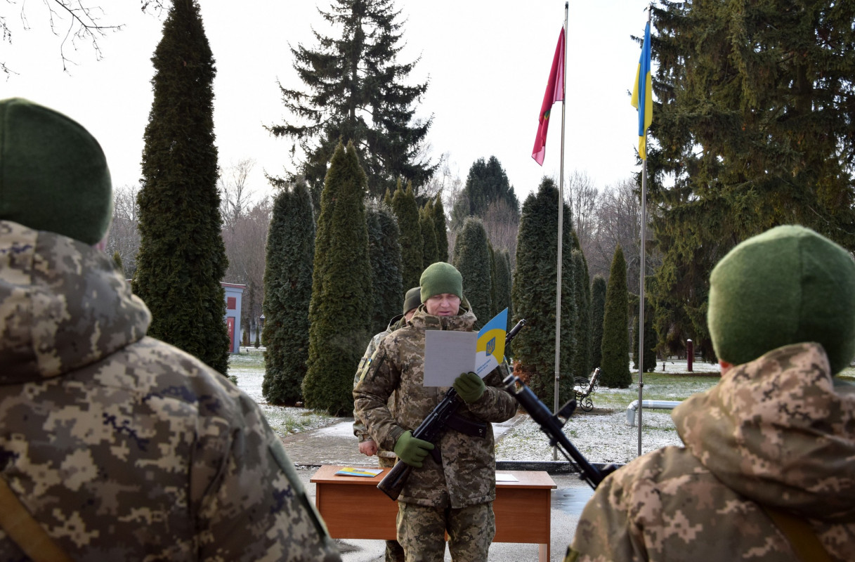 Збирав документи, щоб стати прикордонником, а «мобілізували» на вулиці: історія вчителя з Волині