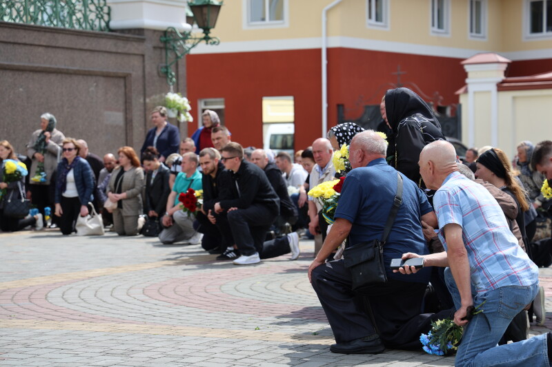 У Луцьку провели в останню путь полеглого військовослужбовця Олександра Кобилька