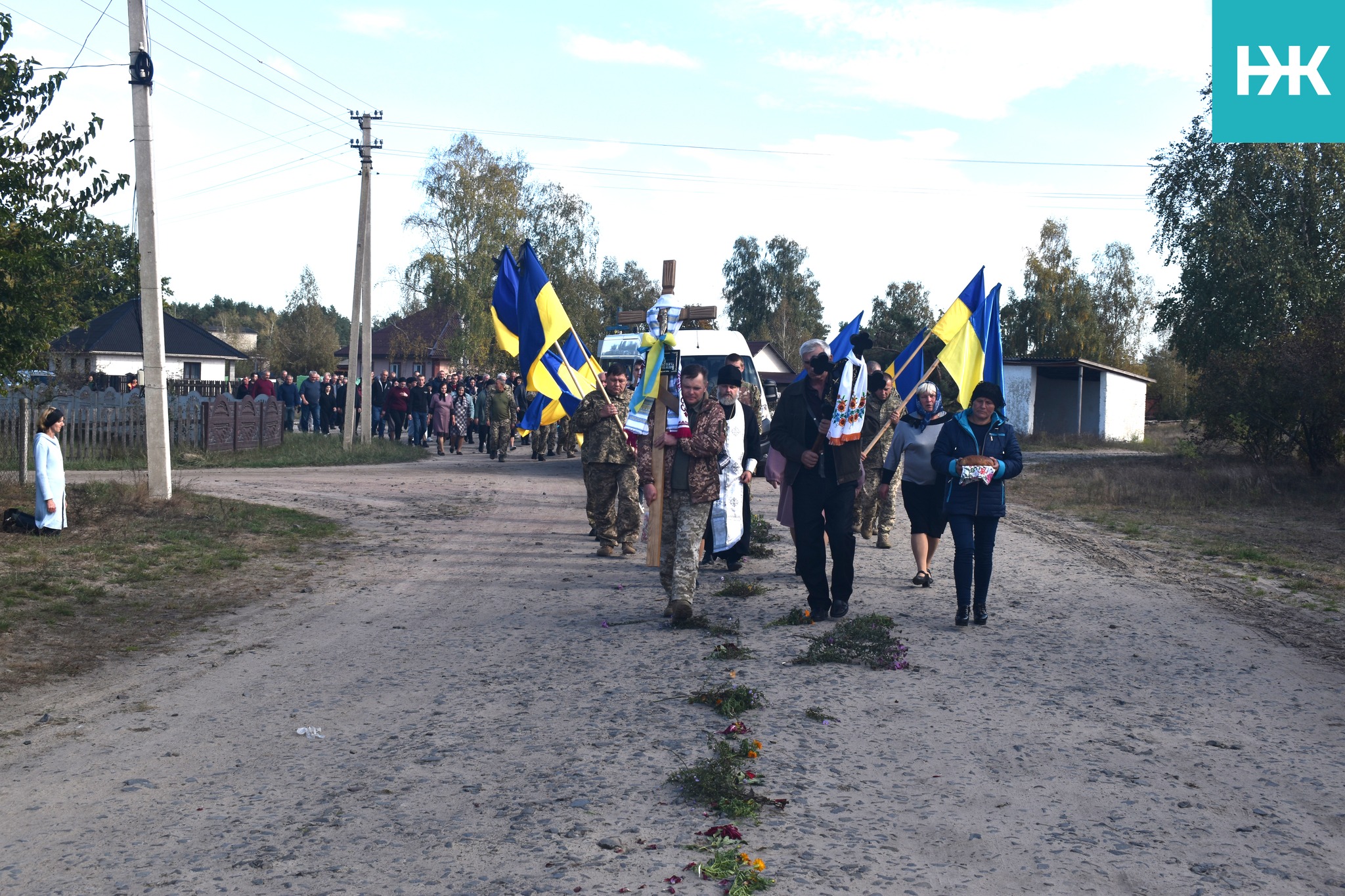 Пусткою залишилася хата, в якій чоловік жив до війни: на Волині в останню дорогу провели Героя Юрія Куха