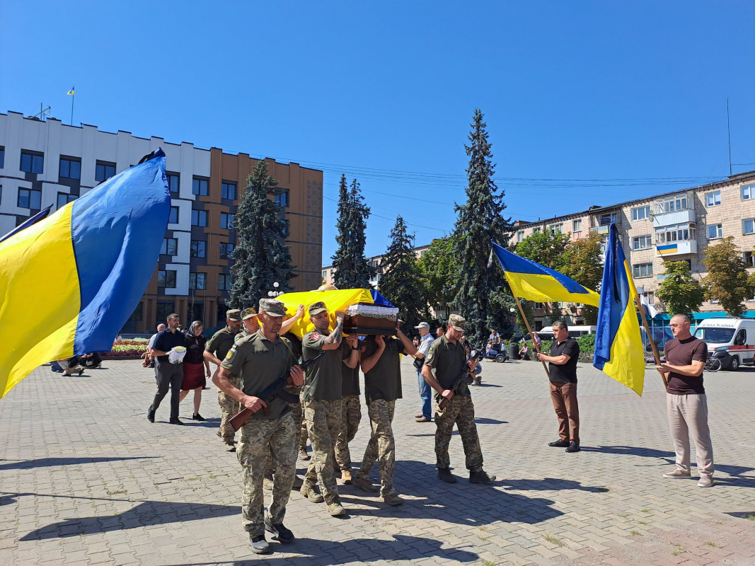Звістку про загибель Героя рідні отримали у день його народження: на Волині попрощалися із воїном Олександром Резванюком