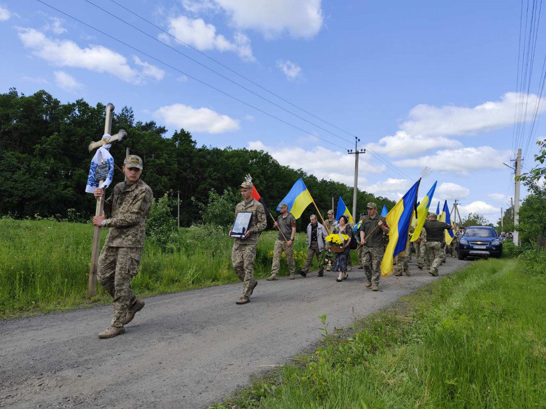 Загинув у бою через 2 дні після дня народження: на Волині поховали Героя Вадима Ніколайчука