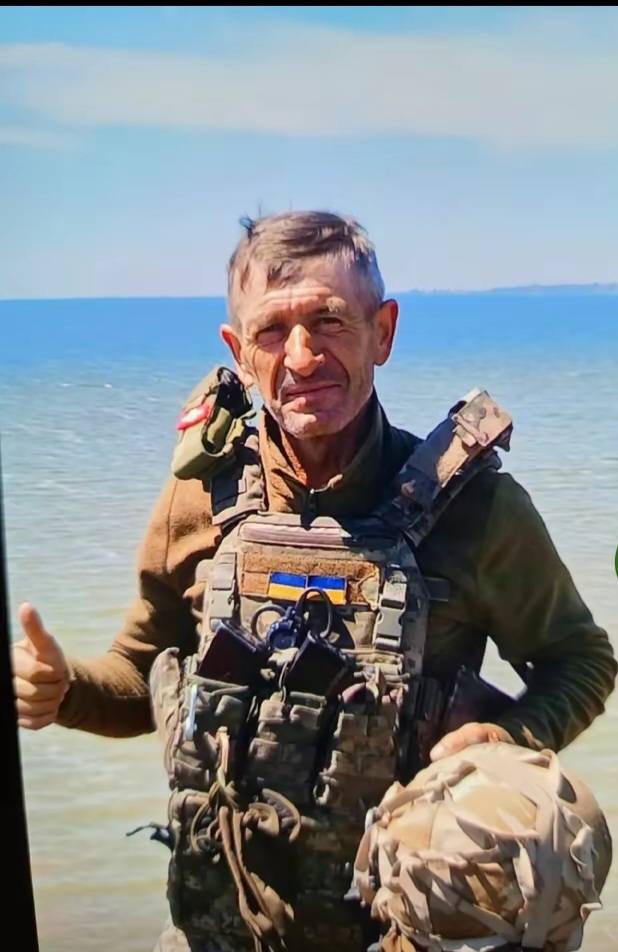 Серце воїна зупинилося у лікарні: на Волині попрощалися із захисником Богданом Світачем