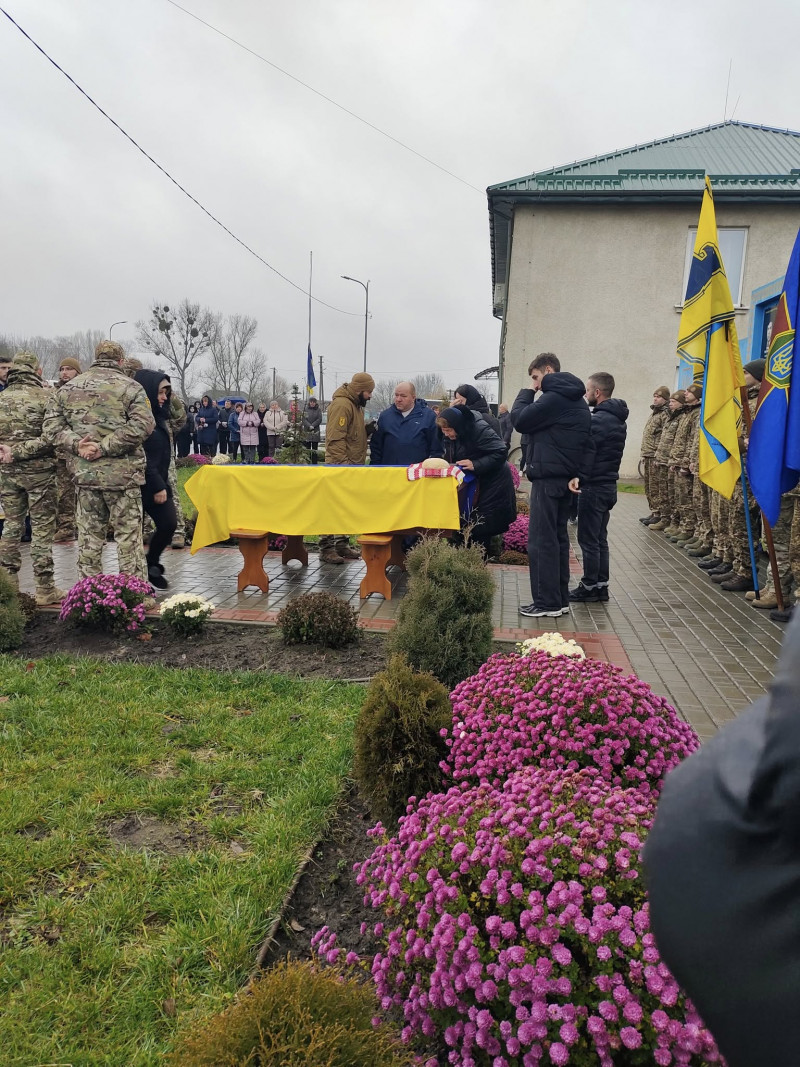 В останню дорогу з Молитвою українського націоналіста: волиняни попрощалися з Ярославом Садом
