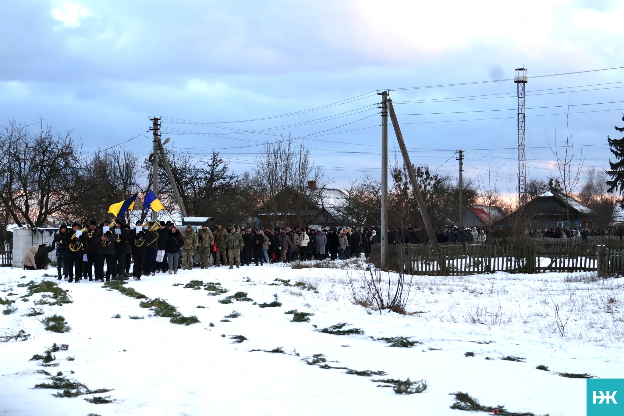 Без батька залишилися п'ятеро дітей: на Волині в останню путь провели Героя, який вважався безвісти зниклим