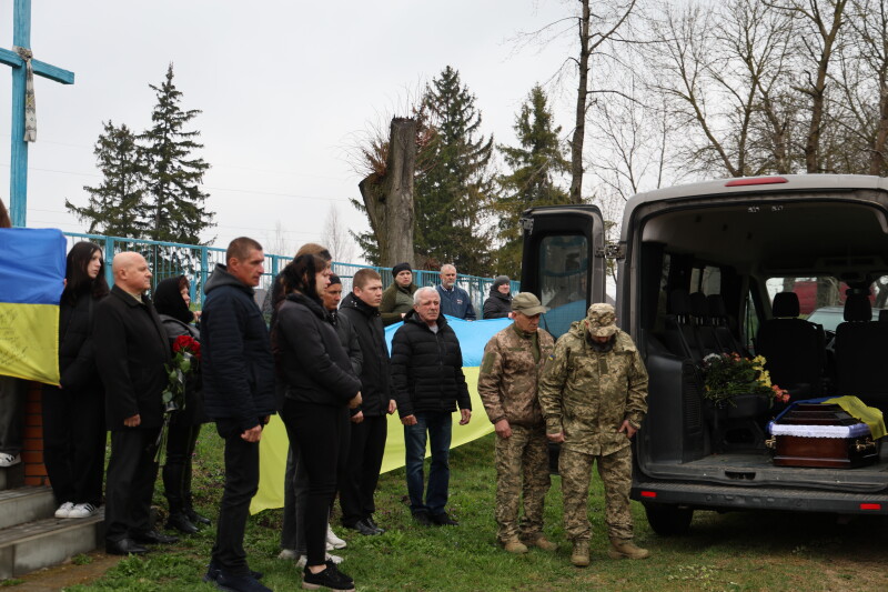 Загинув понад півтора року тому: у Луцькій громаді попрощалися з полеглим Героєм Іваном Матвіюком