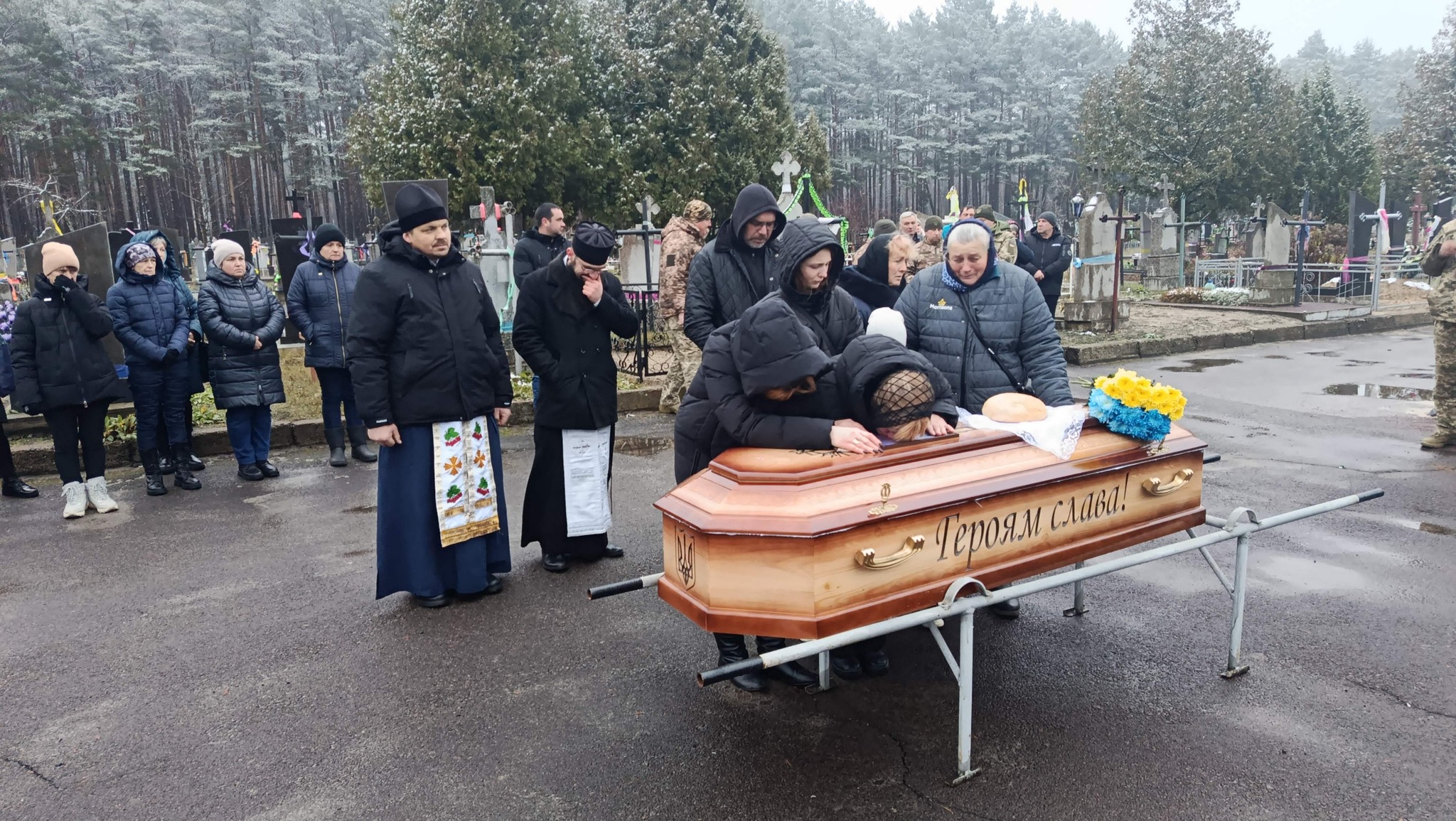 Трагічно загинув у ДТП: на Волині попрощалися із 32-річним захисником Едуардом Радчуком