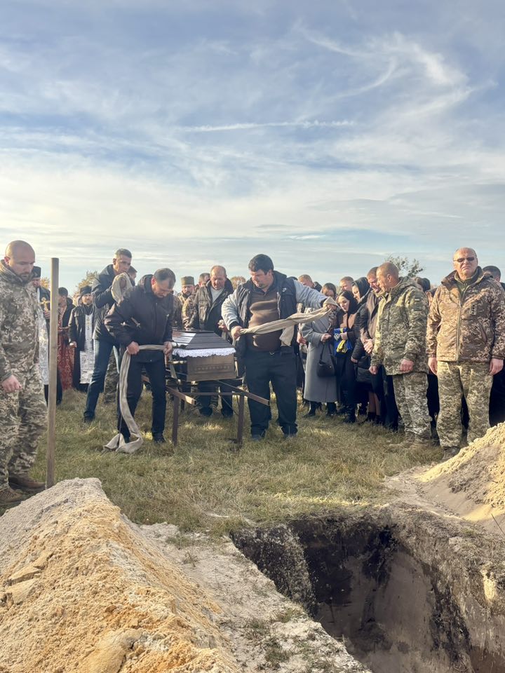 До останнього подиху боронив Україну: на Волині попрощалися із загиблим Героєм Іваном Кіпенем