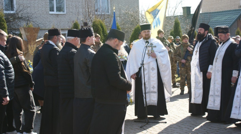 У громаді на Волині попрощалися із 23-річним розвідником «Азова» Назаром Поліщуком