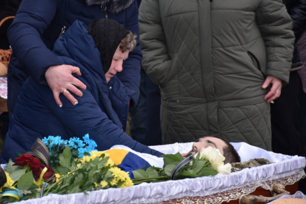 Загинув у день свого народження: на Волині попрощалися із захисником Олегом Корецьким