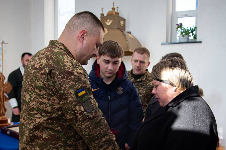 На Волині родинам загиблих нацгвардійців вручили державні нагороди