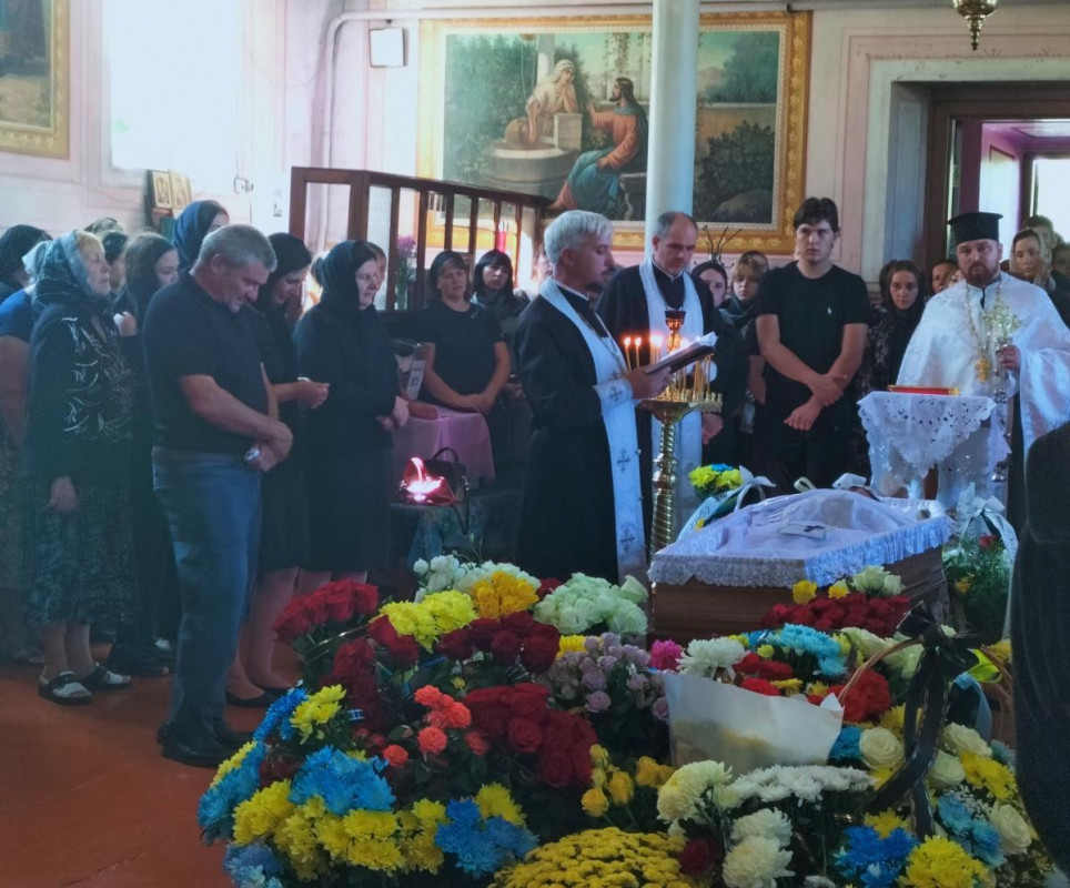 Рожищенська громада провела в останню земну дорогу свого наймолодшого захисника Івана Перія