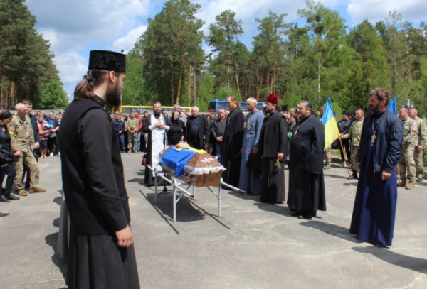 Віддав життя за вільну і незалежну Україну: В останню земну дорогу провели волинського воїна - Андрія Дудіка