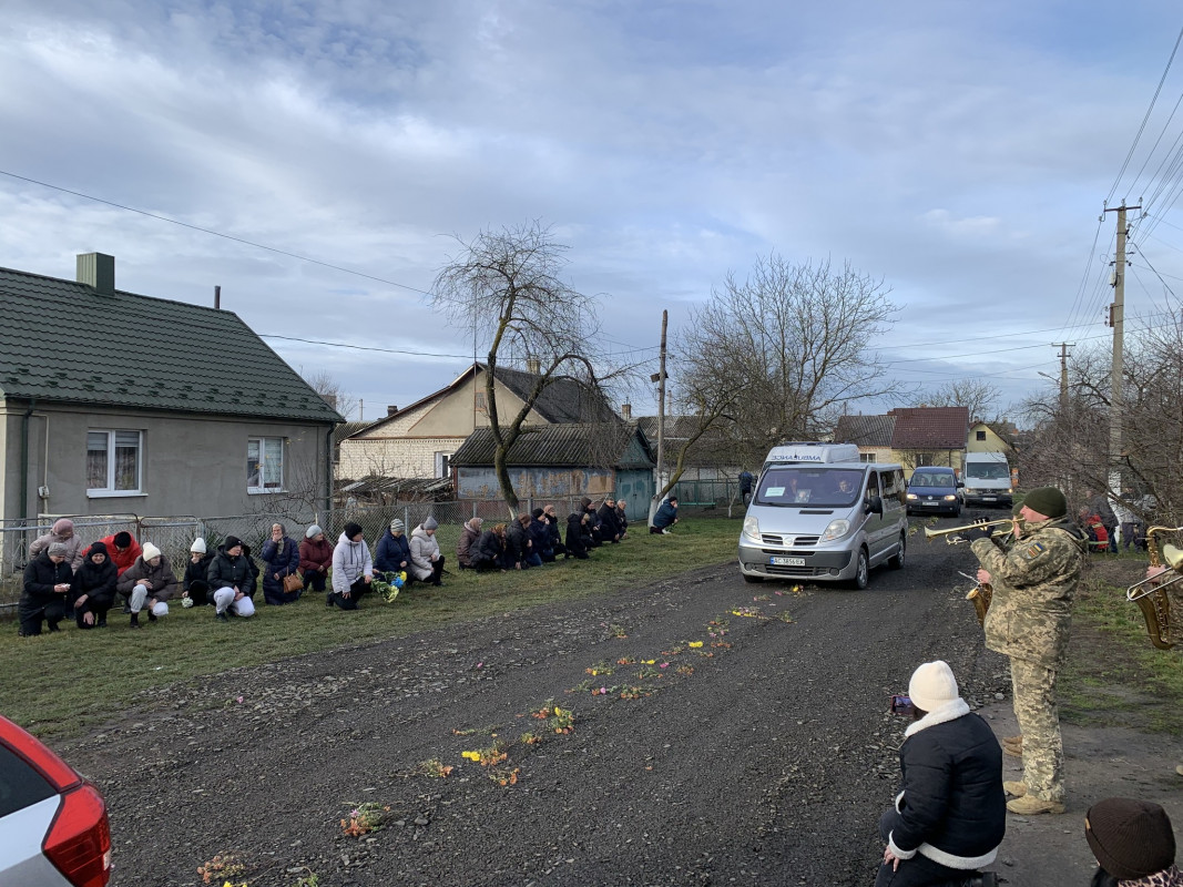 Майже через 7 місяців повернувся додому: на Волині попрощалися з 33-річним Героєм Дмитром Трофімюком