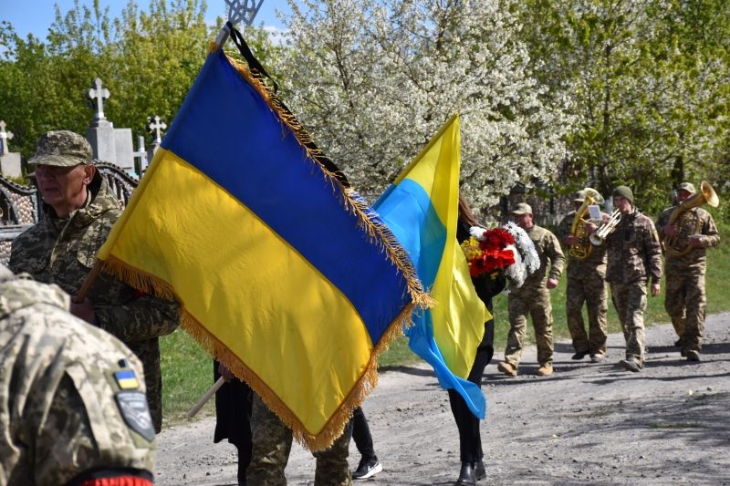 На Волині в останню земну дорогу провели Героя Олександра Сернюка