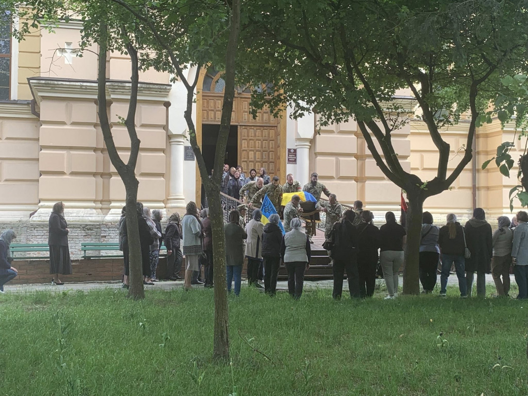 Загинув смертю Героя: на Волині провели в останню путь захисника Олега Хайбу