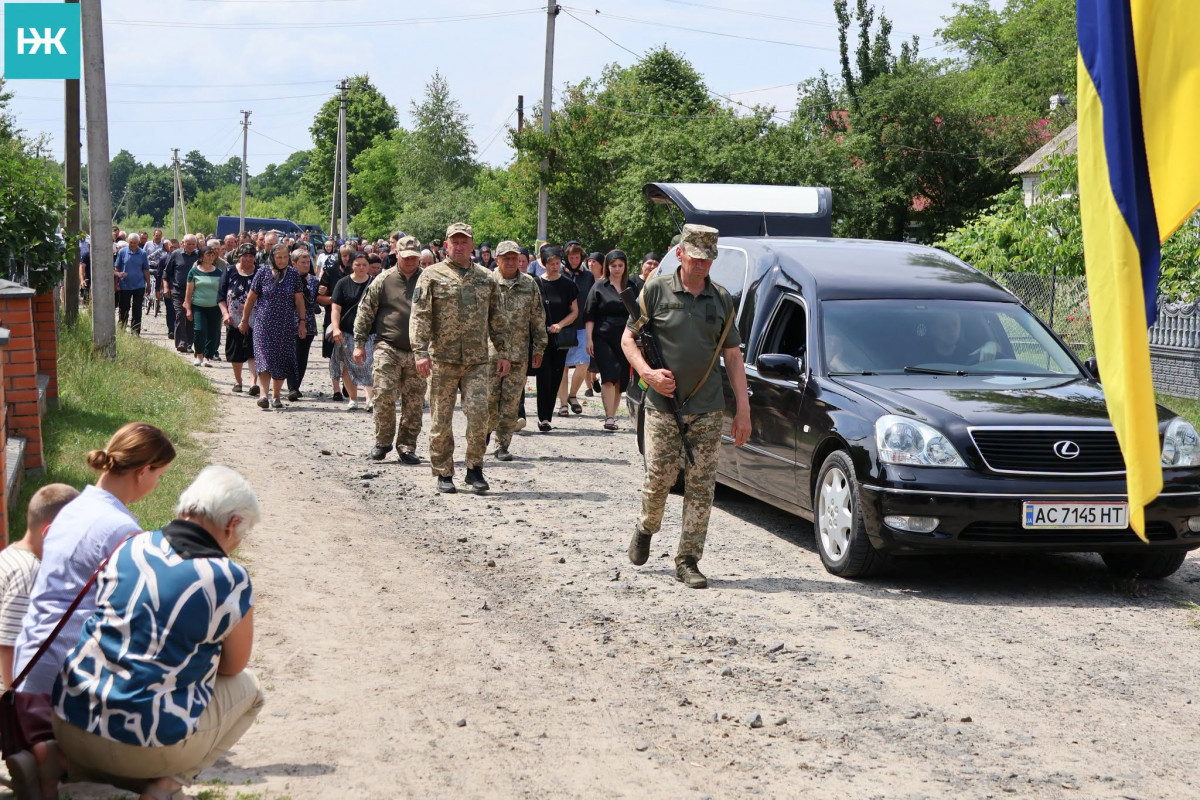 Загинув понад рік тому: на Волині поховали Героя Василя Душенка