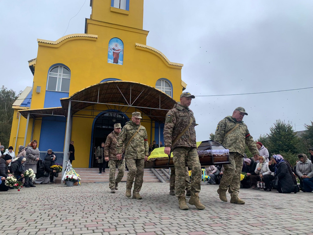 Вважався зниклим безвісти: на Волині попрощалися з Героєм Віталієм Бречком