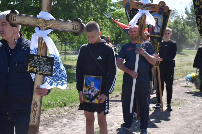 Два роки вважався безвісти зниклим: на Волині попрощалися з Героєм Віктором Шоломом