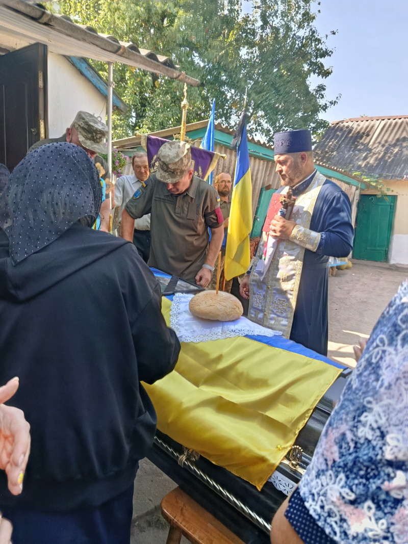 18 місяців вважався зниклим безвісти: на Волині провели в останню дорогу Героя Миколу Пеприка