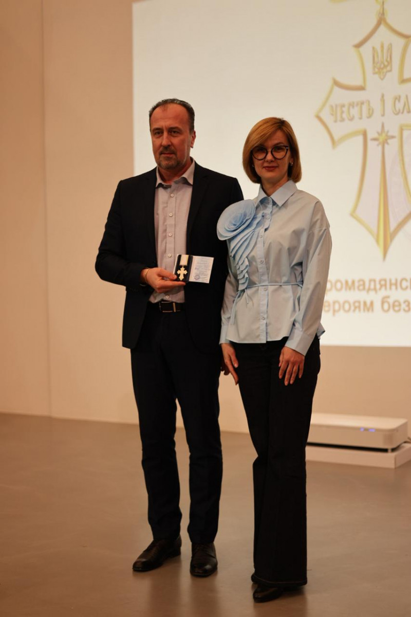 «Герої без зброї»: у Луцьку вручили почесні відзнаки людям, які щодня рятують і допомагають