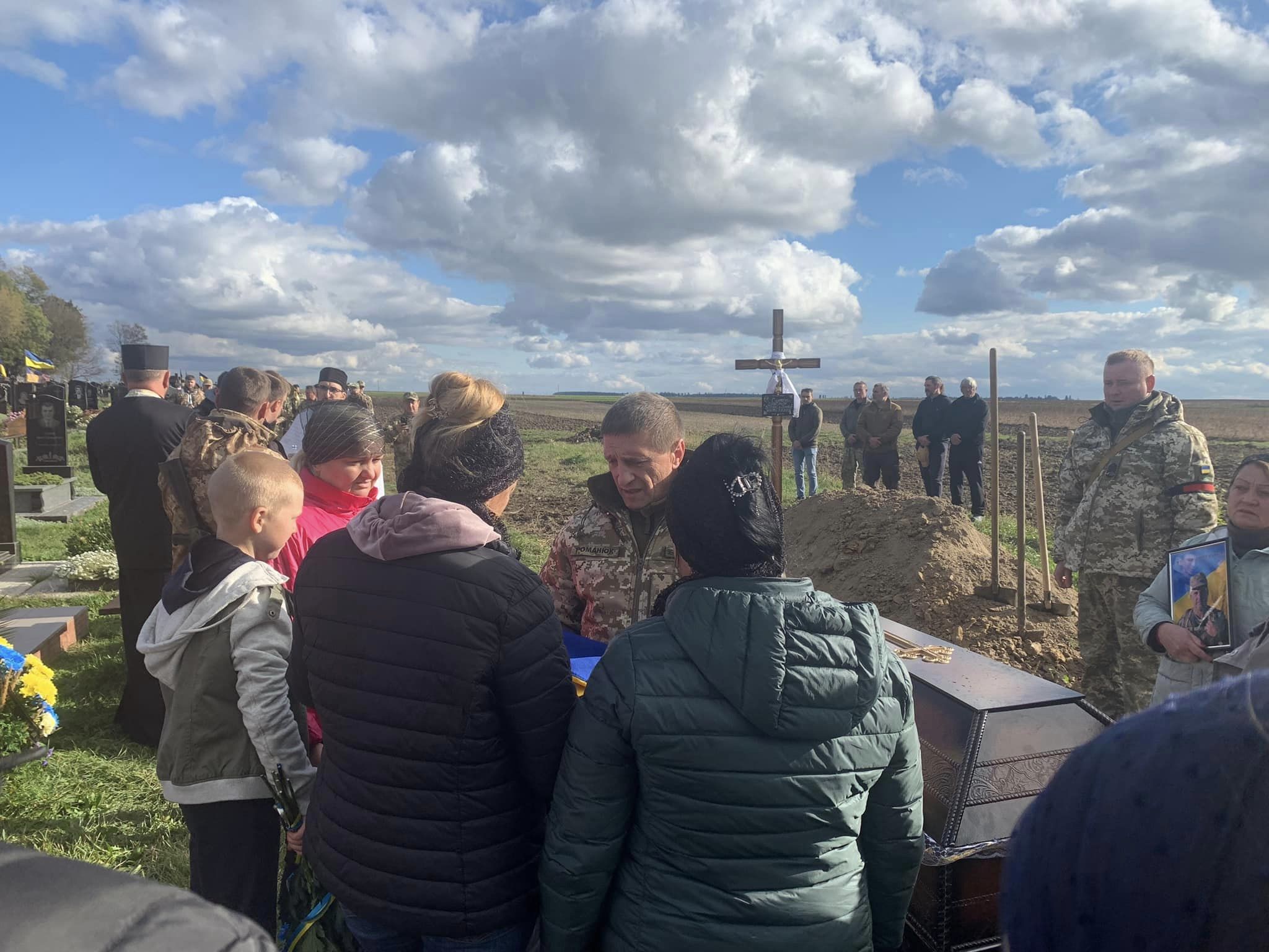 Призвали на службу у липні, а в жовтні загинув: на Волині поховали Героя Олександра Старостіна