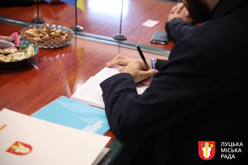 Андрій Разумовський зустрівся з представником МЗС Вячеславом Войнаровським: про що говорили