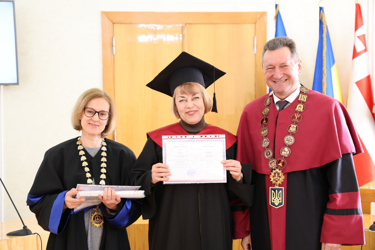 У волинському виші випускники-магістри інституту неперервної освіти отримали дипломи