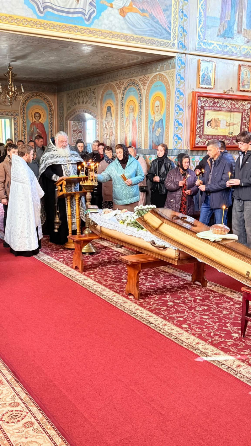 «Шкільний дзвінок прозвучав востаннє»: на Волині попрощалися з вчителькою