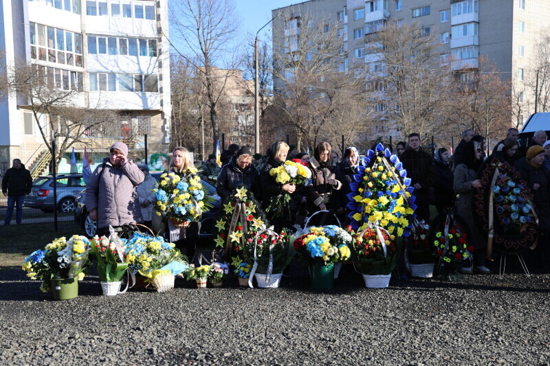 Загинув на Курщині: у Луцьку попрощалися з Героєм Дмитром Матвіюком