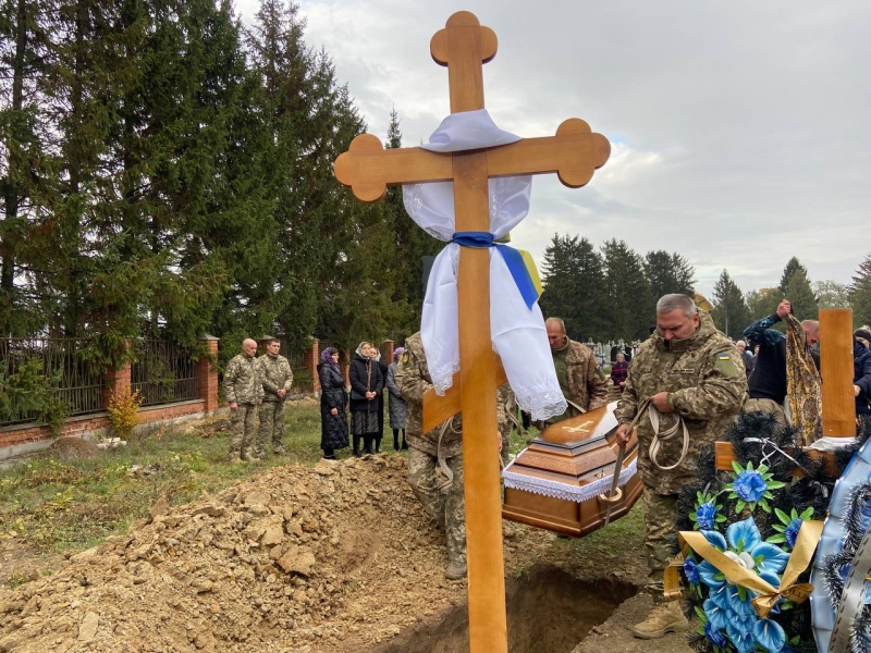 На Волині провели в останню путь Героя Олександра Шуміка, який загинув від удару FPV-дрона