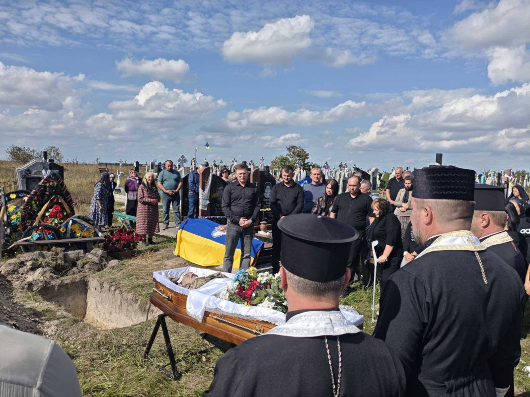 Помер під час служби: на Волині попрощалися з 55-річним Героєм Миколою Соловенюком
