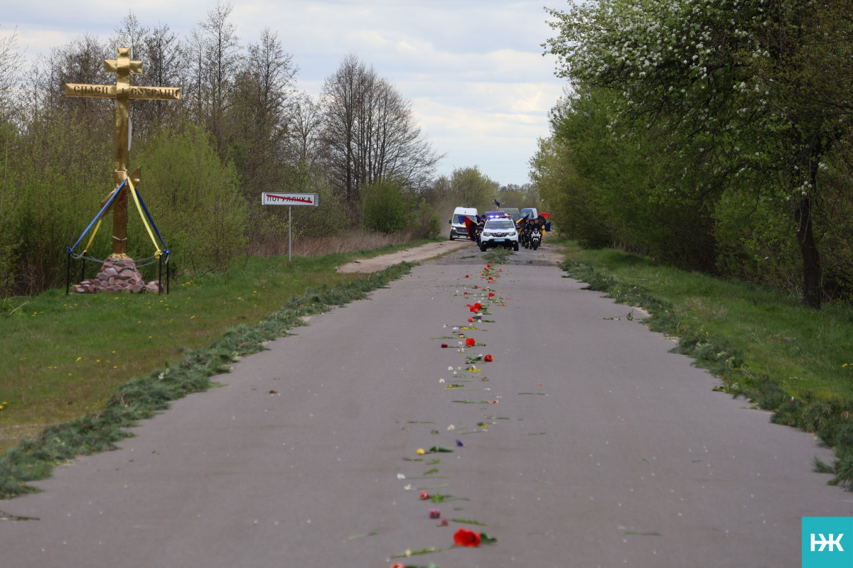 Біль двох сіл: на Волині провели в останню путь воїна Володимира Ридчука