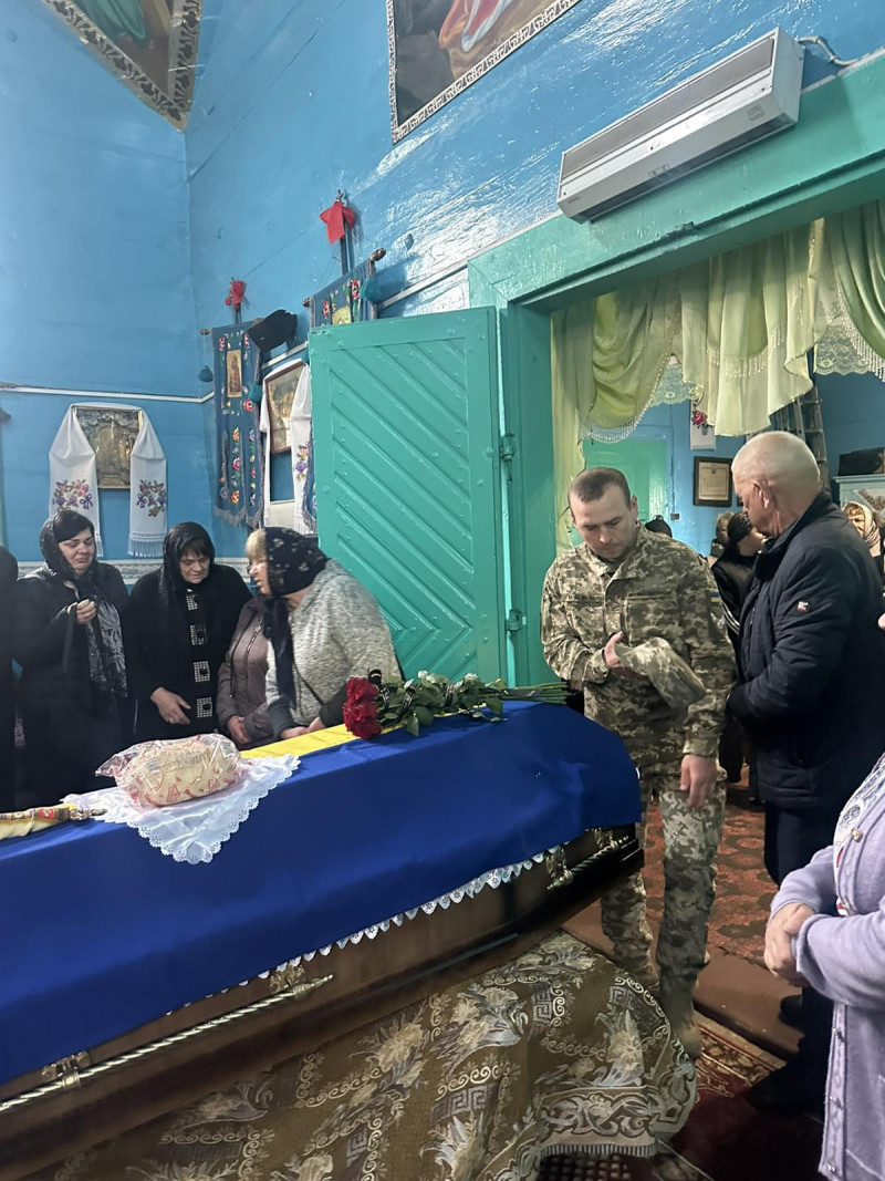 Устилузька громада попрощалася із захисником України Олександром Сачуком