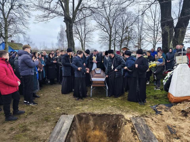 Понад 30 років був настоятелем храму: на Волині провели в останню путь священника