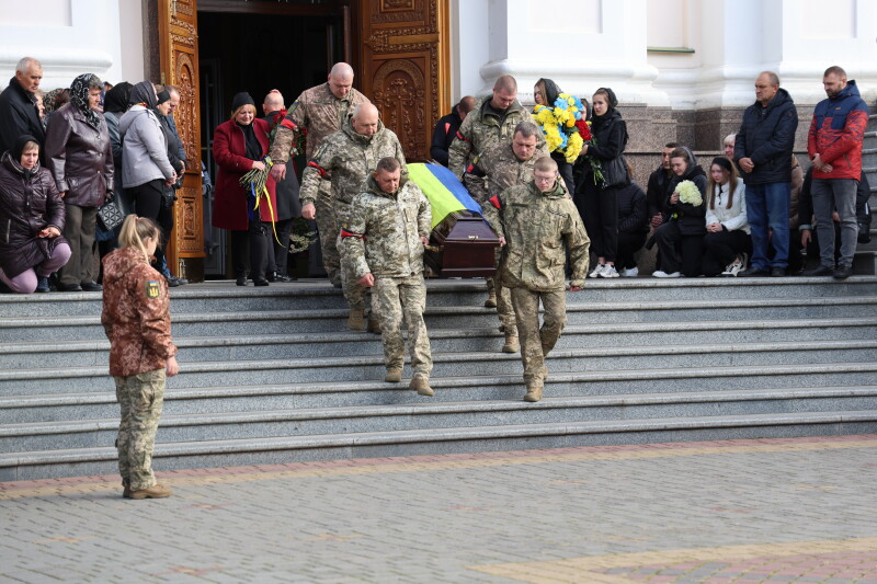 У Луцьку попрощалися із захисником України Віктором Калеником