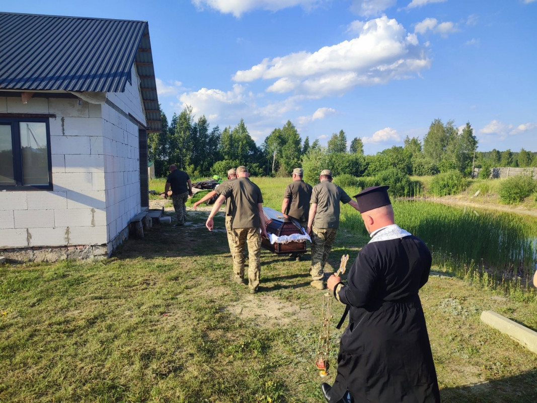 Серце зупинилося у лікарні: у Луцькому районі провели в останню путь капітана Олександра Ольховича