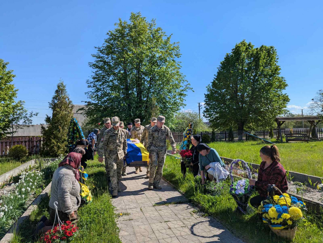 У громаді на Волині попрощалися з військовим Юрієм Шевчуком